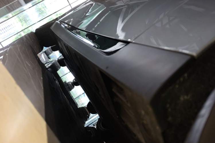 Used XPeng P7 2022 480E+ Right Side Sill