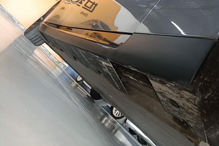 Used XPeng P7 2022 586G Right Side Sill