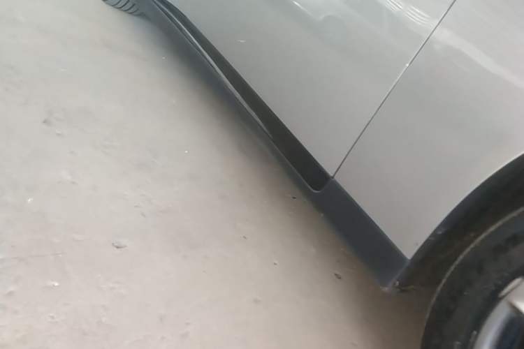 Used XPeng P7 2022 670N+ Right Side Sill