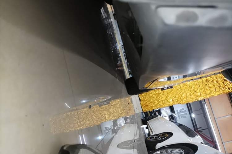 Used XPeng P7 2022 586G Right Side Sill