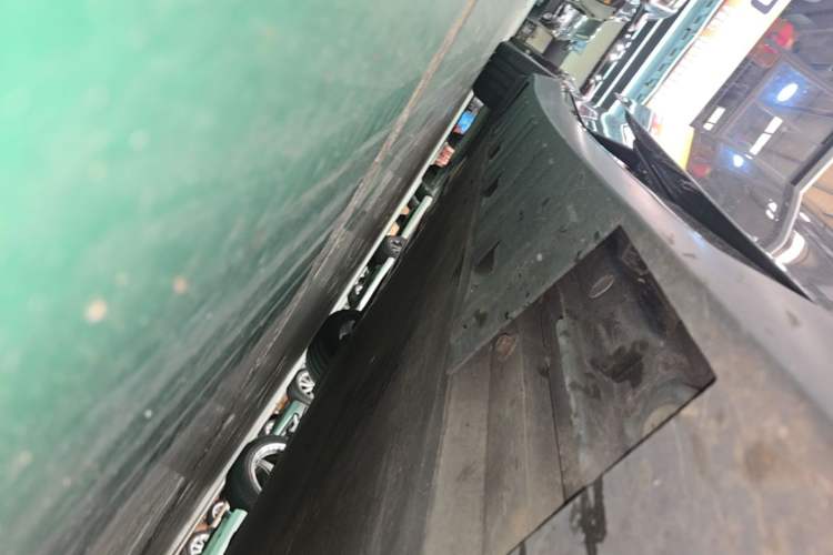 Used XPeng P7 2022 670N+ Right Side Sill