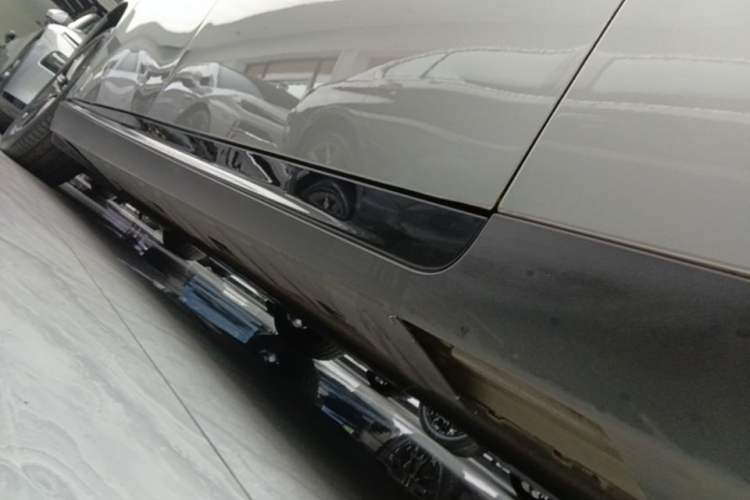 Used XPeng P7 2022 480E Right Side Sill