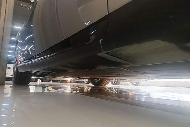 Used XPeng P7 2022 625E Right Side Sill