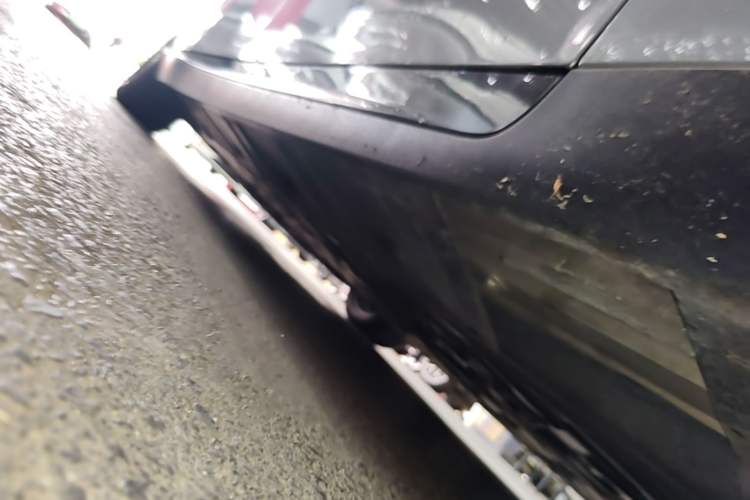 Used XPeng P7 2022 670N+ Right Side Sill