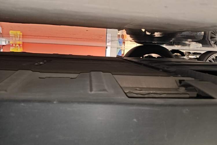Used XPeng P7 2022 625E Right Side Sill