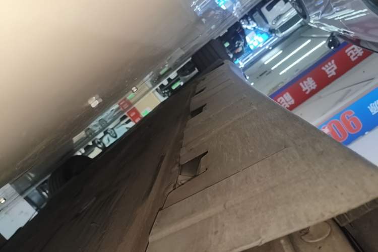 Used XPeng P7 2022 480N+ Right Side Sill