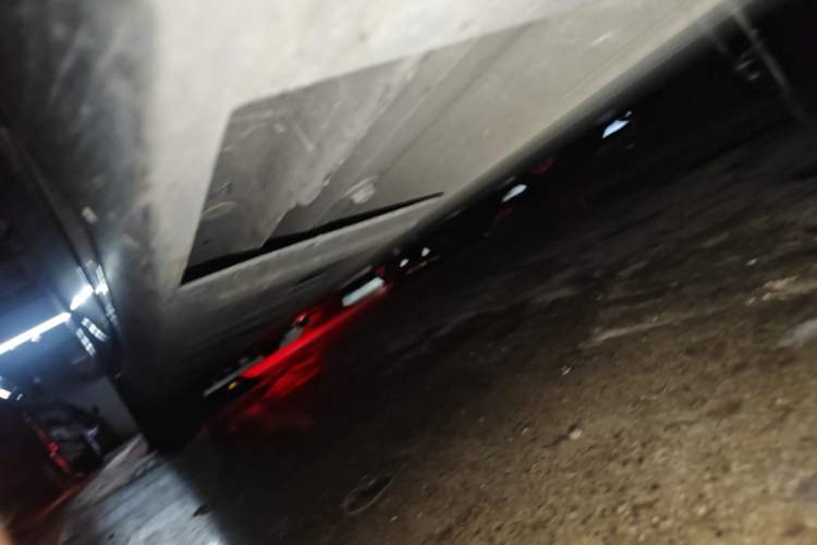Used XPeng P7 2022 586G Right Side Sill