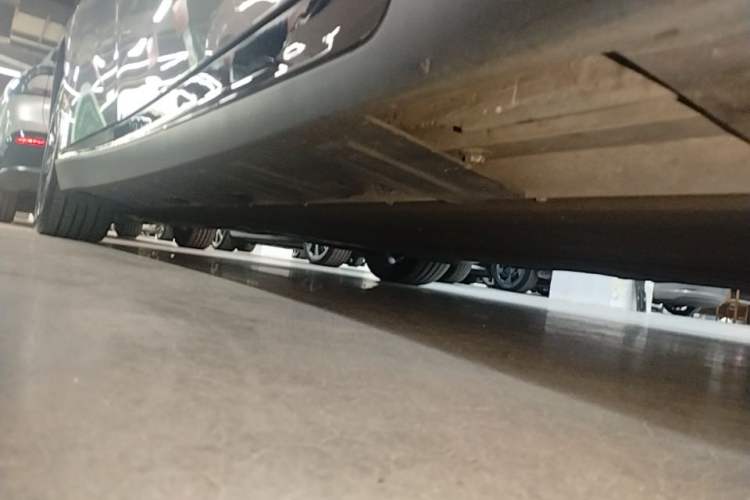 Used XPeng P7 2022 670N+ Right Side Sill