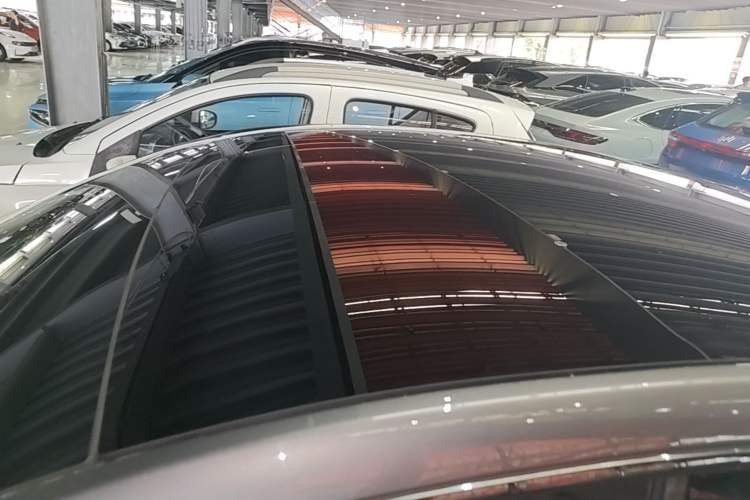 Used XPeng P7 2022 670G Roof