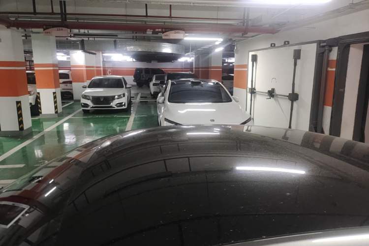 Used XPeng P7 2022 670N+ Roof