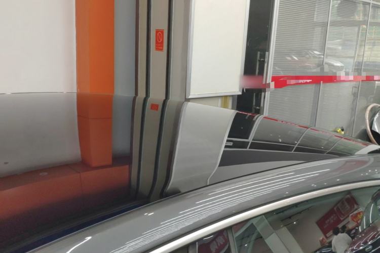 Used XPeng P7 2022 670E+ Roof