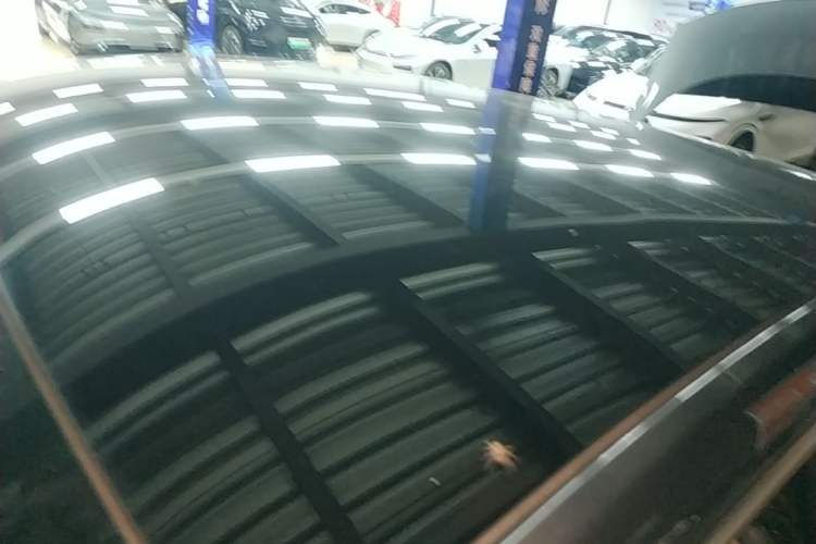 Used XPeng P7 2022 670E+ Roof