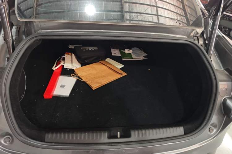 Used XPeng P7 2022 670N+ Trunk