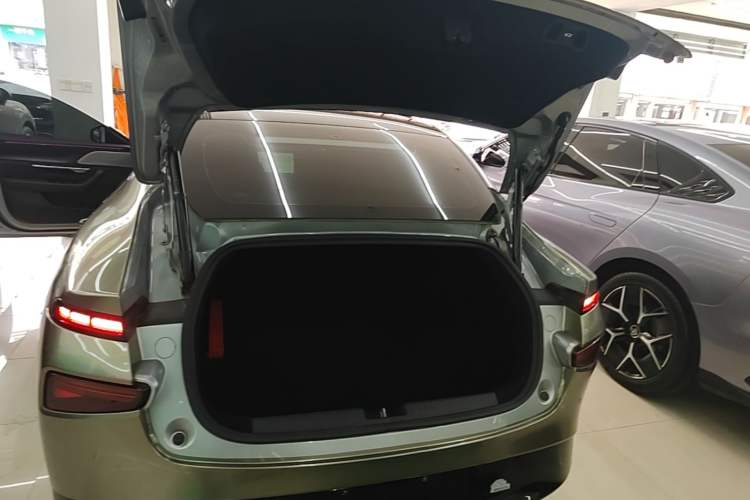 Used XPeng P7 2022 480E+ Trunk