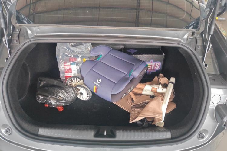 Used XPeng P7 2022 625E Trunk