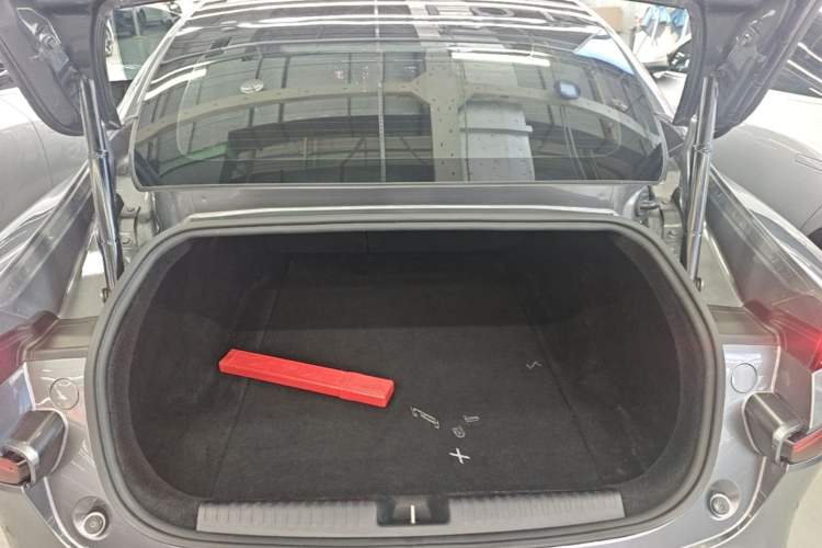 Used XPeng P7 2022 670N+ Trunk