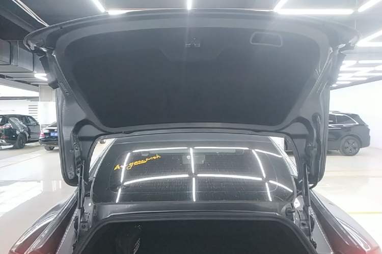 Used XPeng P7 2022 670N+ Trunk