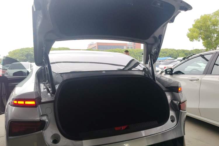 Used XPeng P7 2022 480E Trunk