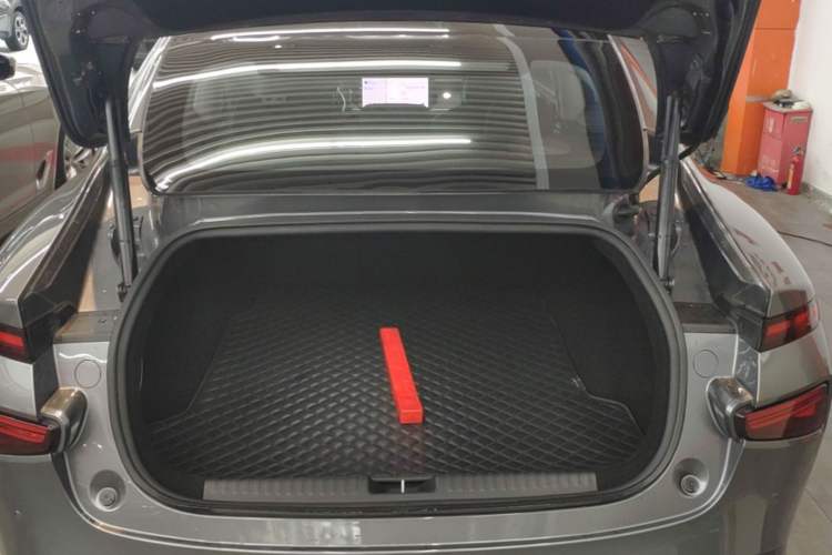 Used XPeng P7 2022 670E+ Trunk
