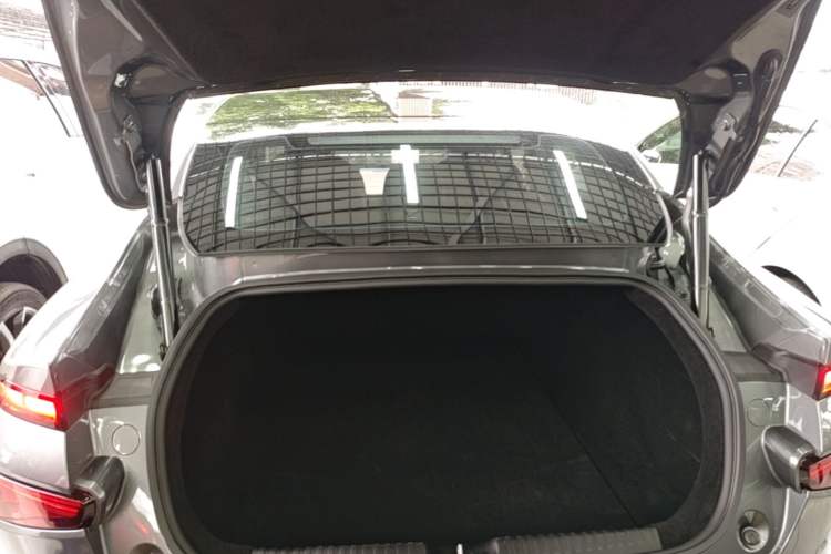 Used XPeng P7 2022 670N+ Trunk