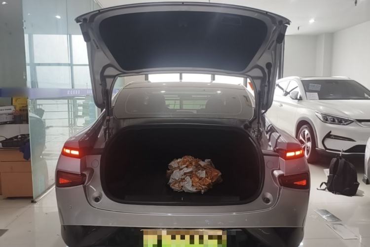 Used XPeng P7 2022 480N+ Trunk