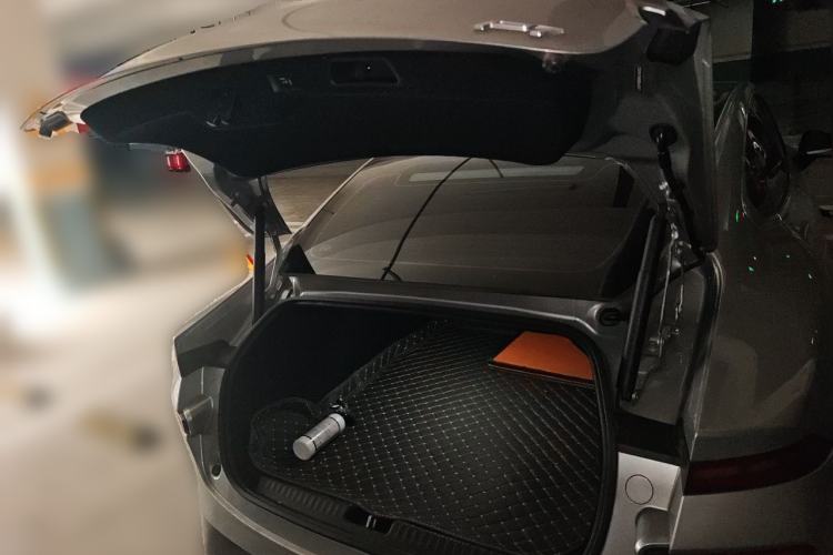 Used XPeng P7 2022 670N+ Trunk