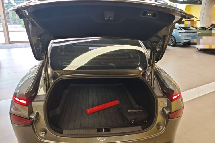 Used XPeng P7 2022 625E Trunk