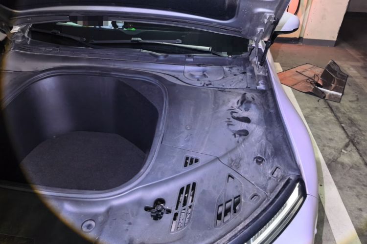 Used XPeng P7 2022 480E+ Engine Bay Left