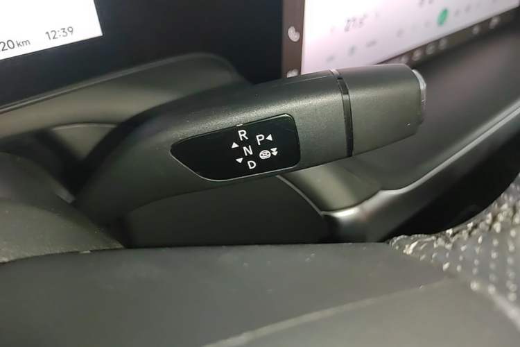 Used XPeng P7 2022 480E Gear Lever