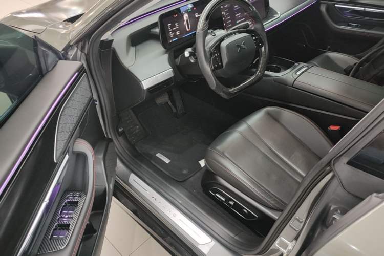 Used XPeng P7 2022 670E+ Driver Seat