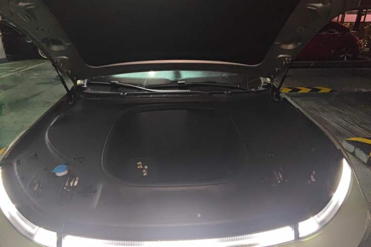 Used XPeng P7 2022 480E+ Engine Bay