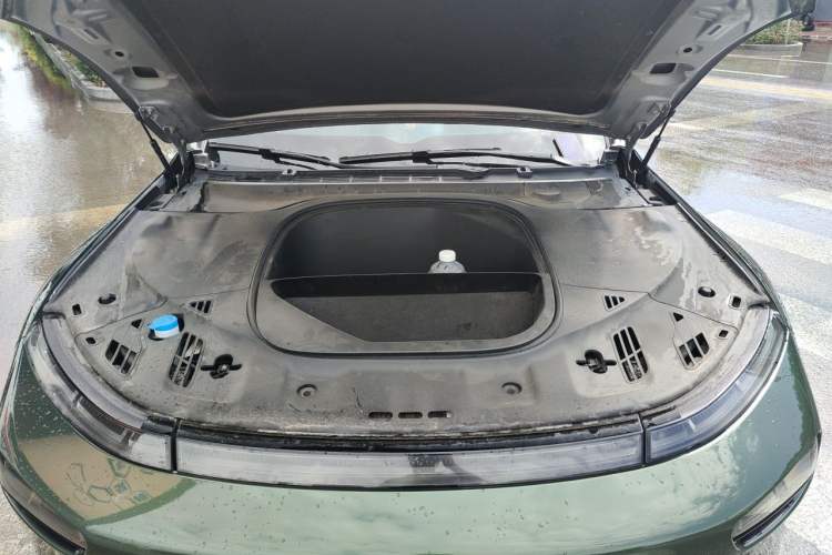 Used XPeng P7 2022 625E Engine Bay