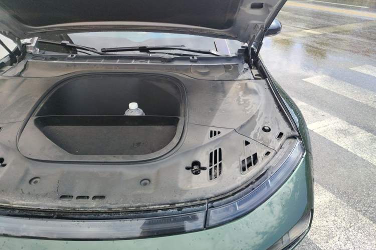 Used XPeng P7 2022 625E Engine Bay Left