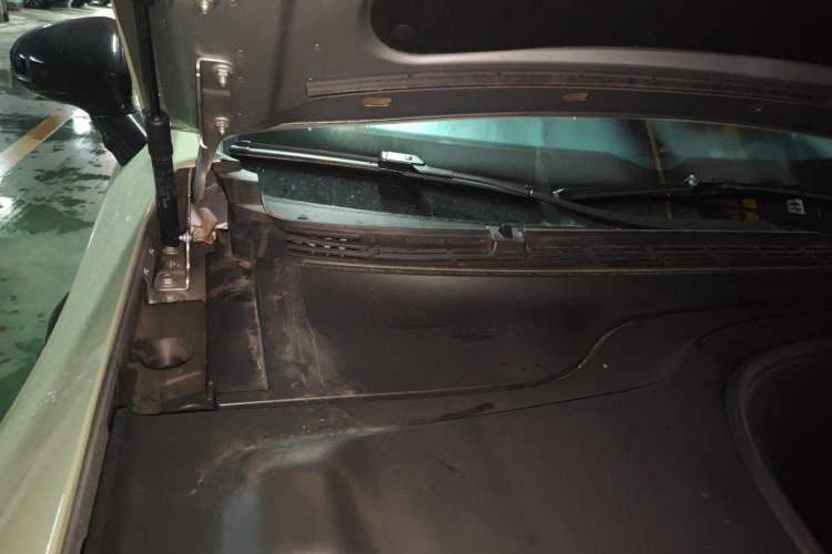 Used XPeng P7 2022 480E+ Engine Bay Right