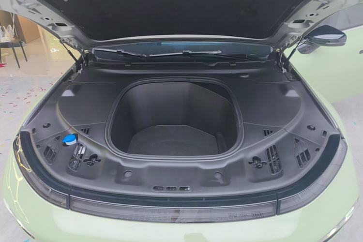 Used XPeng P7 2022 480E+ Engine Bay