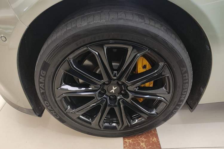 Used XPeng P7 2022 670E+ Exterior 1