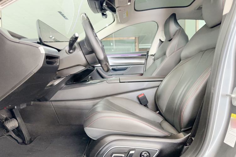 Used XPeng P7 2022 670E+ Interior 2