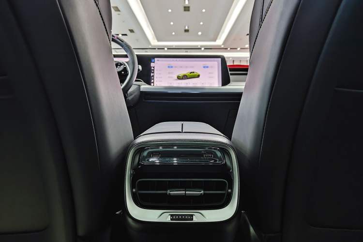 Used XPeng P7 2022 670E+ Pengyi Edition Interior 6