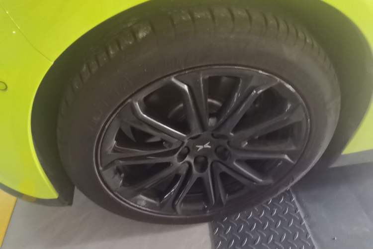 Used XPeng P7 2022 670E+ Pengyi Edition Left Front Wheel Hub