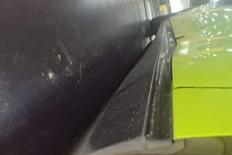 Used XPeng P7 2022 670E+ Pengyi Edition Left Side Sill