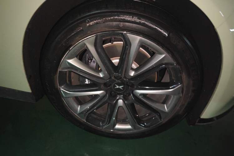 Used XPeng P7 2022 480E+ Right Front Wheel Hub