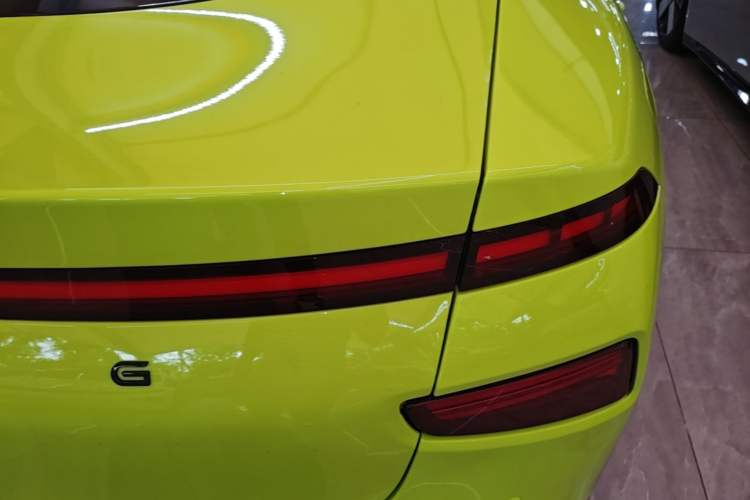 Used XPeng P7 2022 670E+ Pengyi Edition Right Rear Taillight