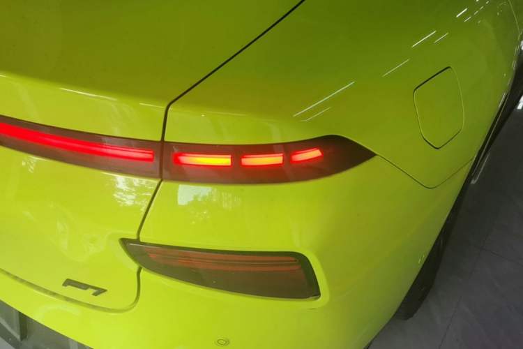 Used XPeng P7 2022 670E+ Pengyi Edition Right Rear Taillight