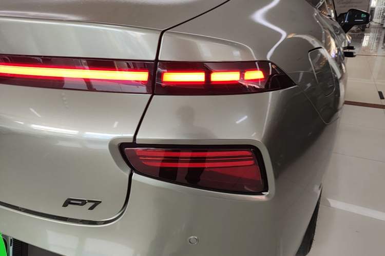 Used XPeng P7 2022 670E+ Right Rear Taillight