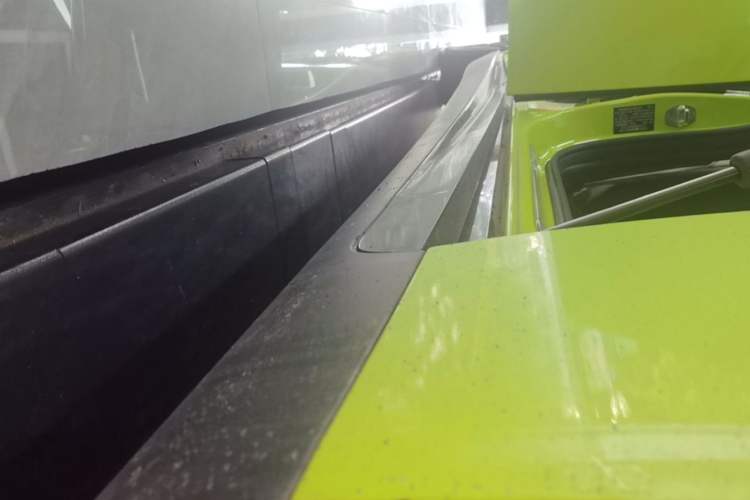 Used XPeng P7 2022 670E+ Pengyi Edition Right Side Sill