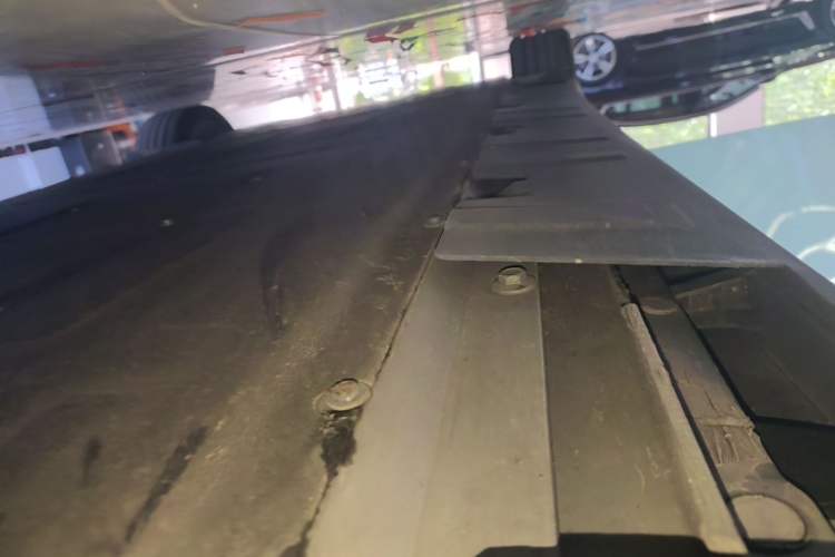 Used XPeng P7 2022 480E+ Right Side Sill