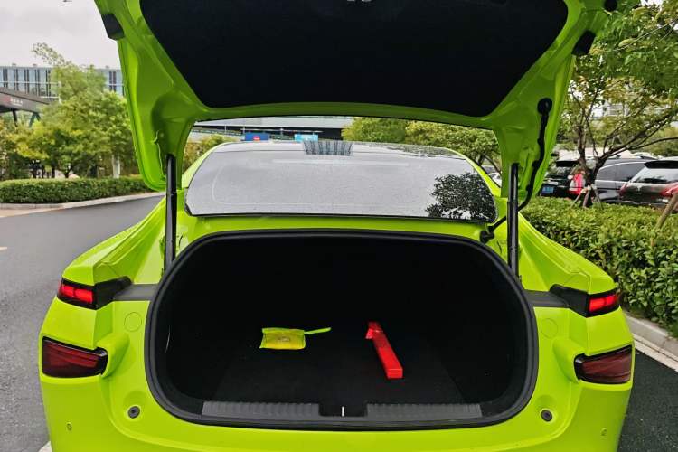 Used XPeng P7 2022 670E+ Pengyi Edition Trunk