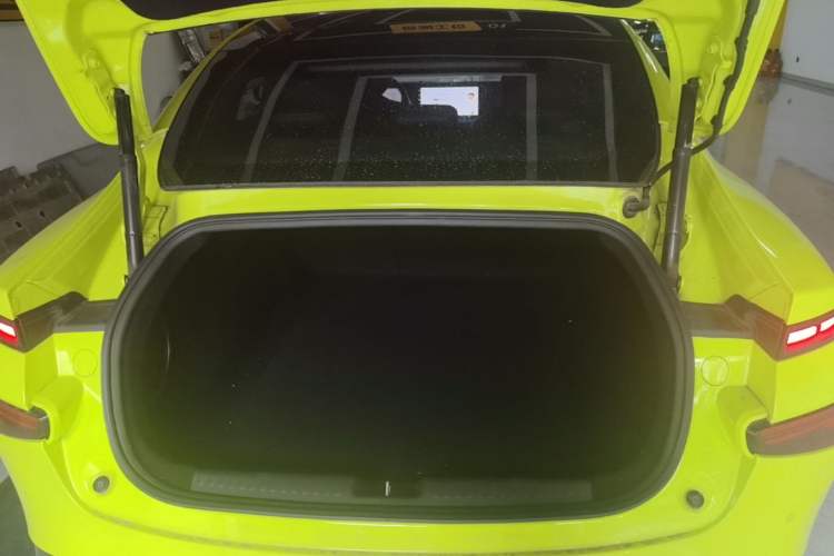 Used XPeng P7 2022 670E+ Pengyi Edition Trunk