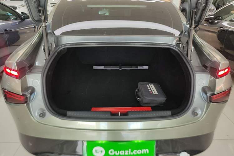 Used XPeng P7 2022 670E+ Trunk