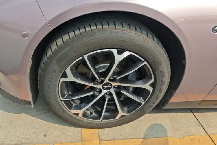 Used XPeng P7 2022 480E Left Front Wheel Hub